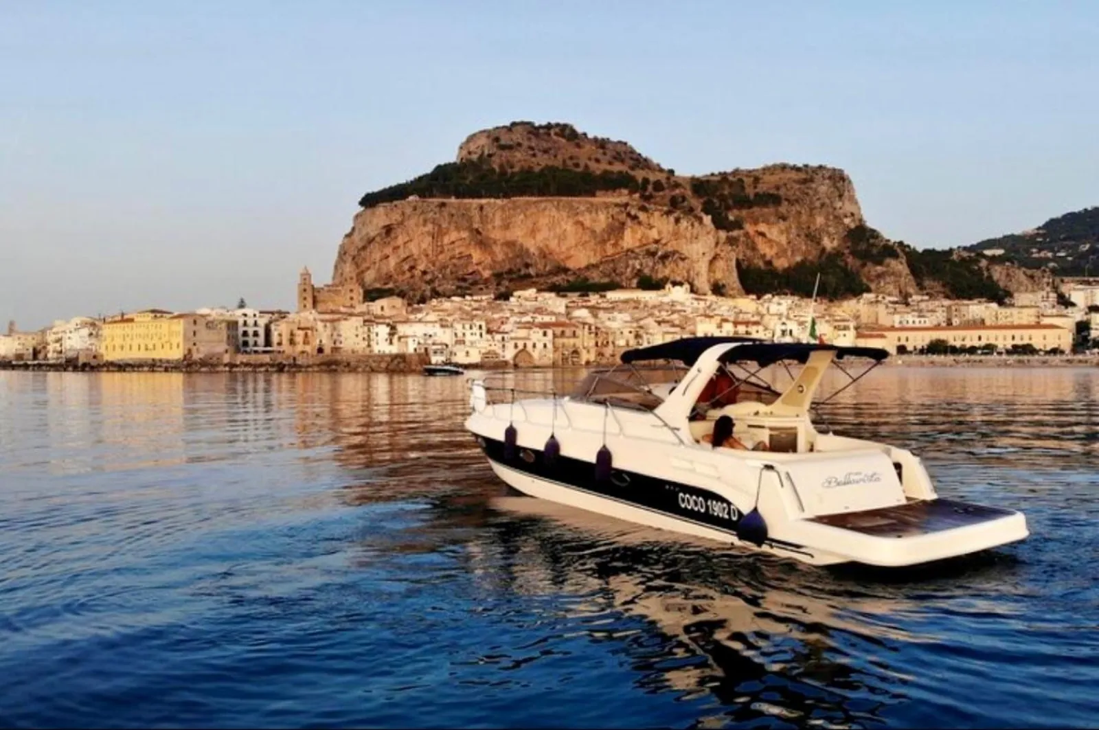 Cefalù Mini Yacht Tour with Caves, Snorkelling & Open Bar